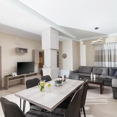 Silva Luxury House In Mires *